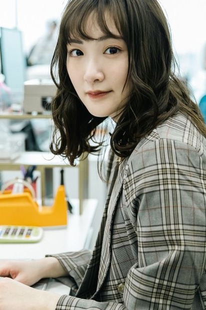 生駒里奈、『好感度上昇サプリ』でのOL姿公開！ドラマ露出じわじわ高まる