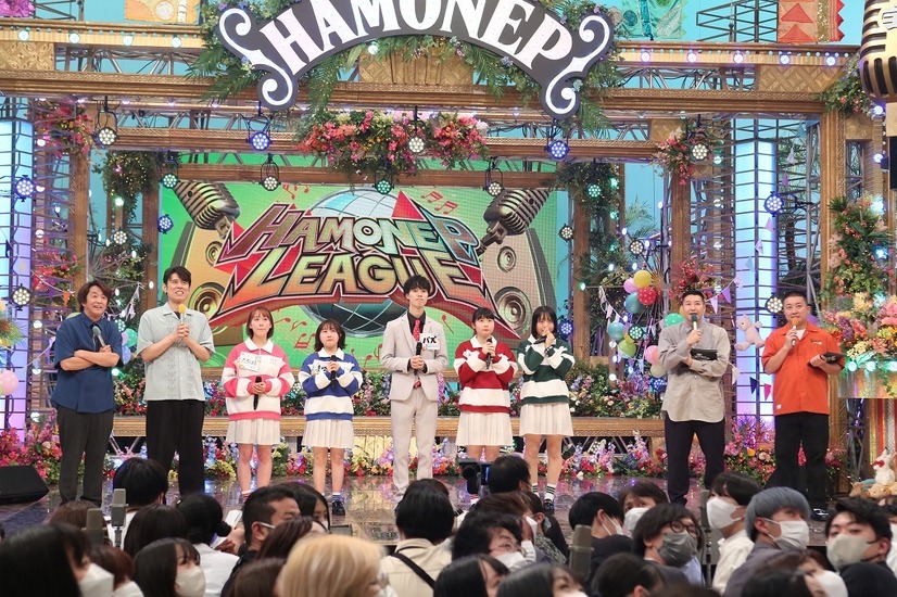 左から）堀内健、原田泰造、名城大学「ドレミソ煮込みうどん」、長田庄平、松尾駿（C）フジテレビ