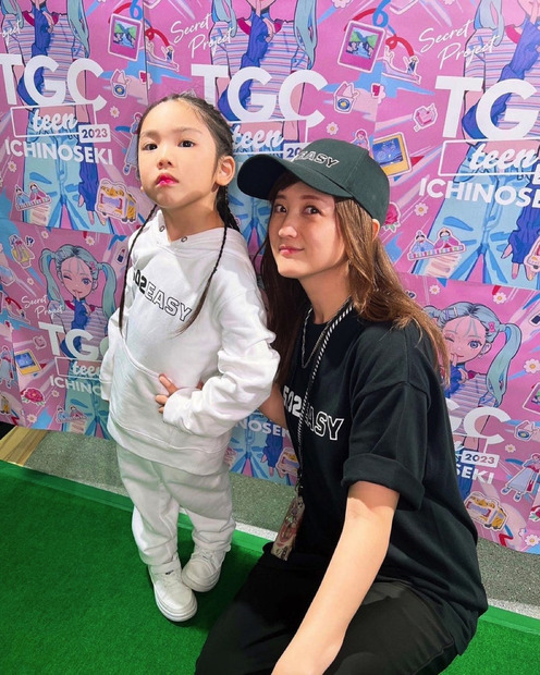 小松彩夏、人気キッズクリエイター・望蘭を絶賛！2ショットも公開