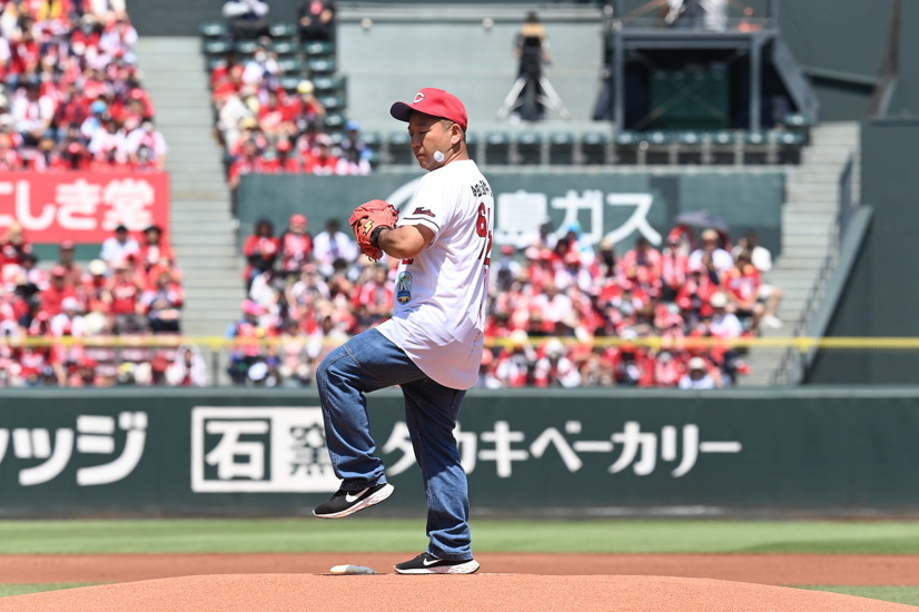 バイきんぐ西村、憧れの始球式に「むちゃくちゃ気持ちよかった！最高でした！」