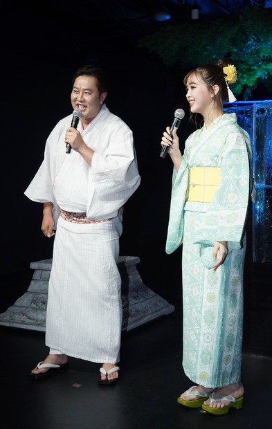 とにかく明るい安村、藤田ニコル【写真：竹内みちまろ】