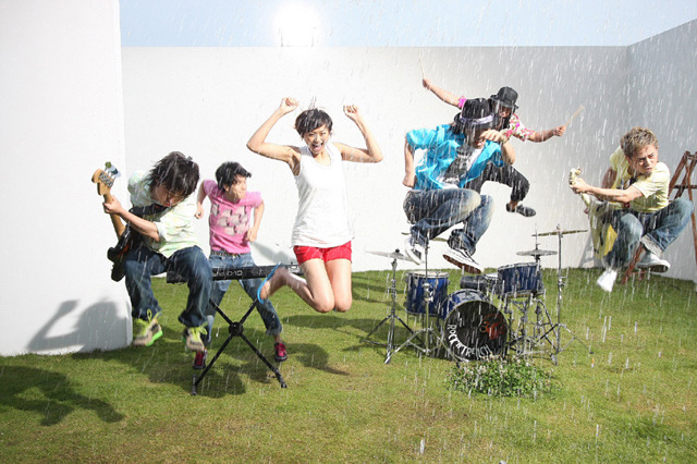 榮倉奈々とROCK'A'TRENCH