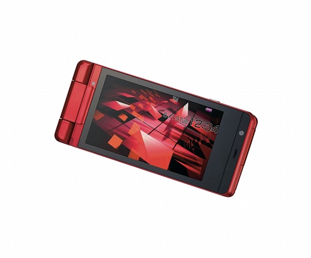 「docomo PRIME series SH-06A」（シャープ製）