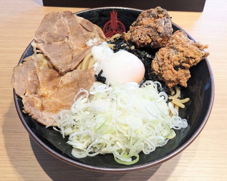 伝説のすたみな油そば＠撮影:渡邉