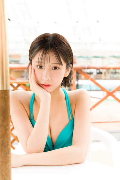 『金子みゆ1st写真集 恋人日記』（ｃ）講談社
