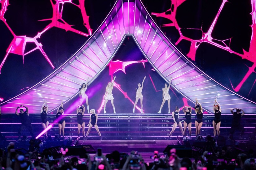 BLACKPINK、パリで5万5千人を動員