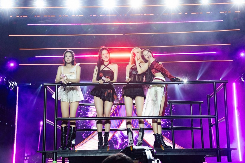 BLACKPINK、パリで5万5千人を動員