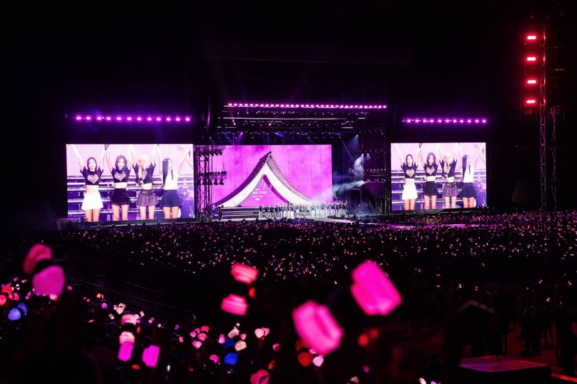 BLACKPINK、パリで5万5千人を動員