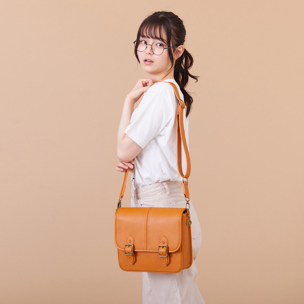 「夏目友人帳 モデル ショルダーバッグ」19,800円（税込）（C）緑川ゆき・白泉社／「夏目友人帳」製作委員会