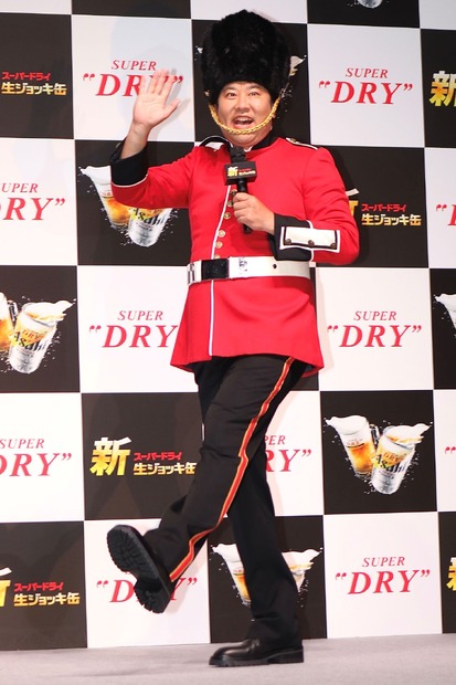 とにかく明るい安村【写真：浜瀬将樹】