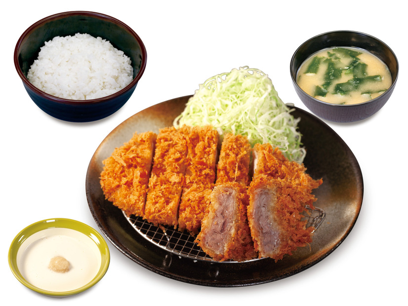 ロースかつ＆牛かつ1枚定食（950円）