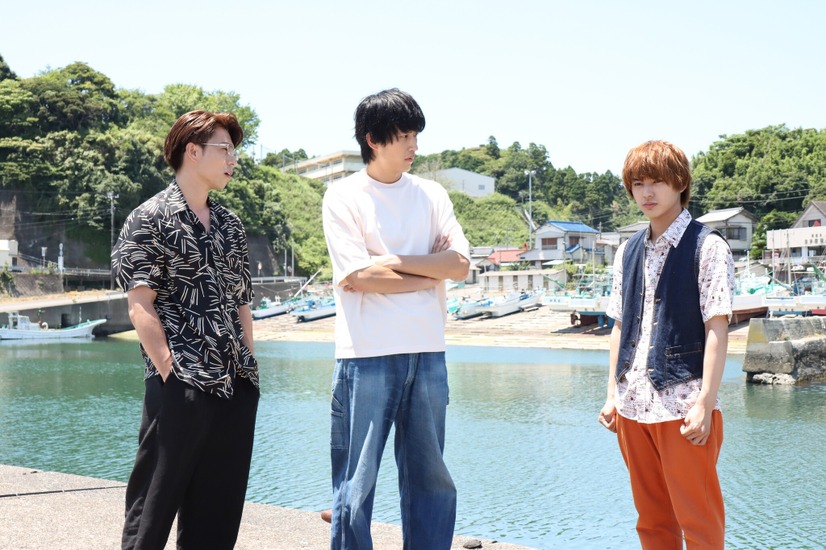 中尾明慶＆荒木飛羽、杉野遥亮が暮らす五島列島を訪ねてくる......ドラマ『ばらかもん』第3話