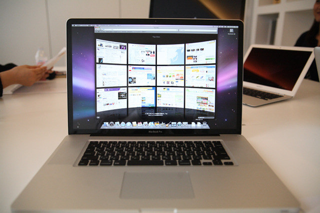 MacBook Pro 17型
