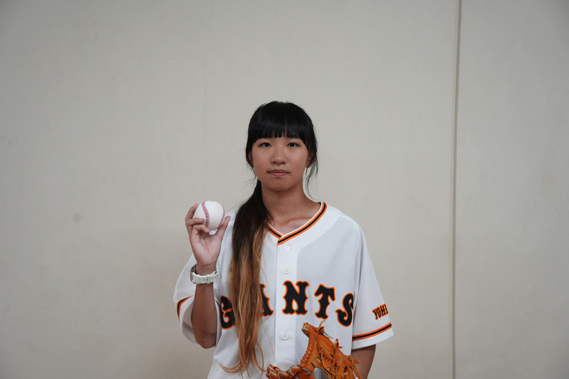 女子スケートボーダー・赤間凛音、始球式でノーバウンド投球披露