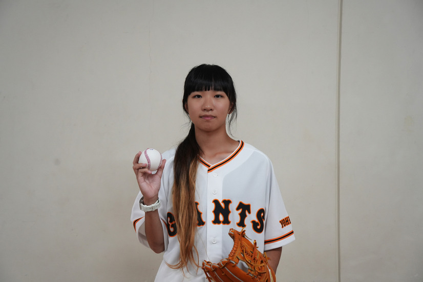 女子スケートボーダー・赤間凛音、始球式でノーバウンド投球披露