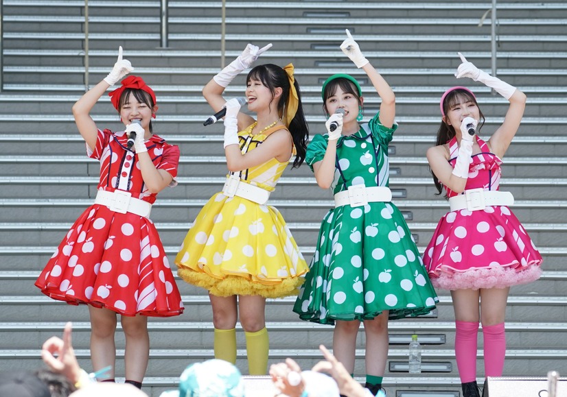 りんご娘【写真：竹内みちまろ】