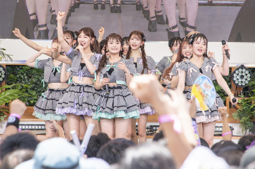 【TIF 2023】王道パフォ披露のAKB48、総監督・向井地美音「暑さに負けず最後までいっぱい声出してくれますかー！」