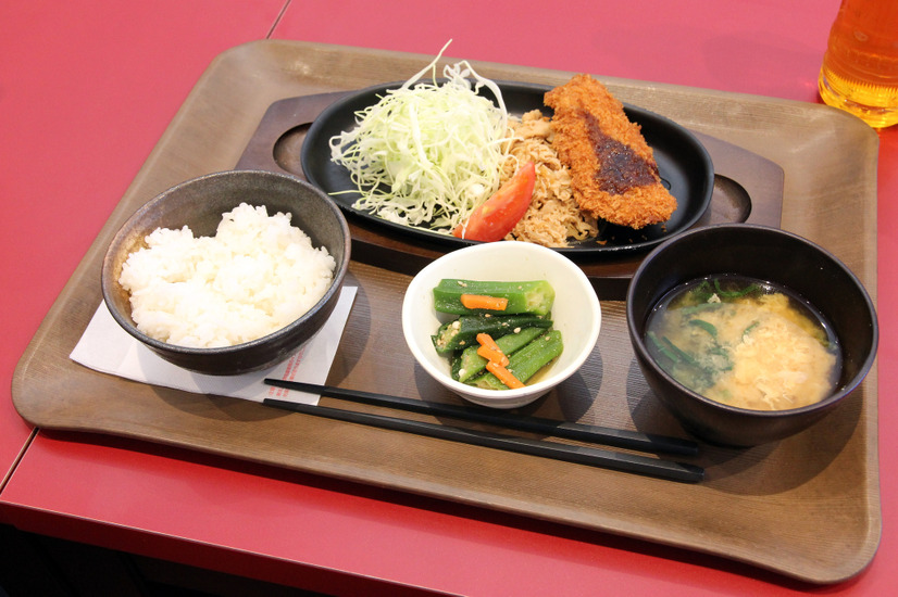 【進化するオフィス】コミュ率UPの理由は超社食!? かまど炊きご飯に社員が並ぶ……リクルート