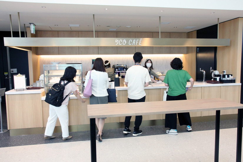 【進化するオフィス】コミュ率UPの理由は超社食!? かまど炊きご飯に社員が並ぶ……リクルート