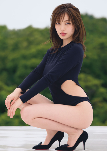 『デジタル原色美女図鑑　村島未悠　non title』（文藝春秋・撮影：五十嵐隆裕）