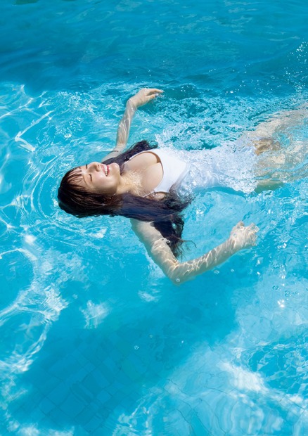 安斉かれん1st写真集『in all ♡』(c)西田幸樹／小学館