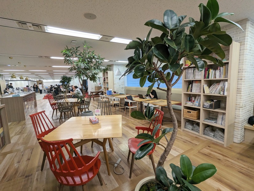 アトレ本社オフィス全体＠撮影：渡邉