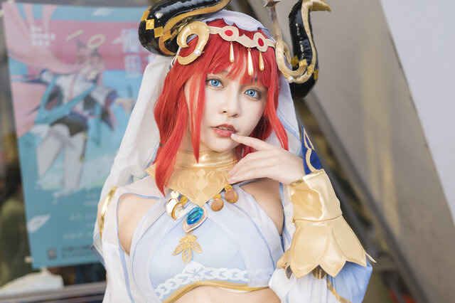 ニィロウ『原神』／鶴葵（Instagram：tsuru_cos_aoi）