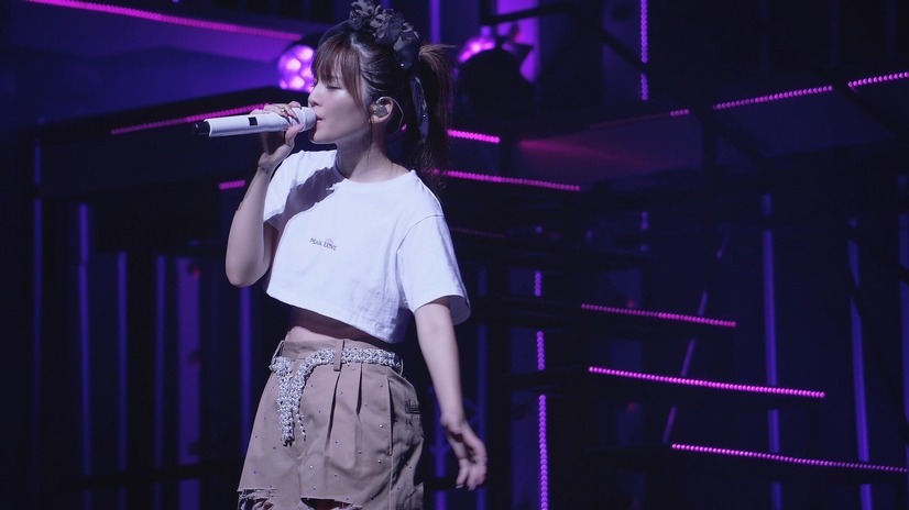 宇野実彩子、シースルーのセクシー衣装でライブツアー初日！大晦日に追加公演の実施も