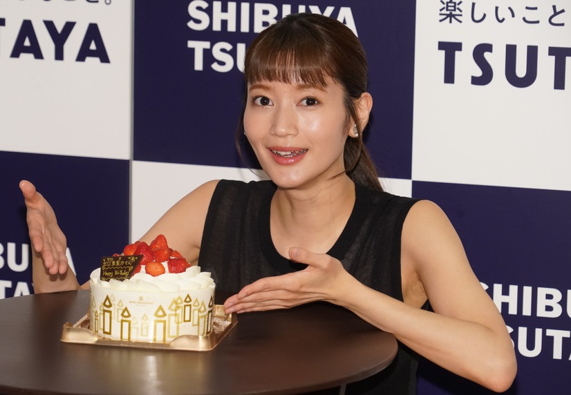 出口亜梨沙【写真：竹内みちまろ】