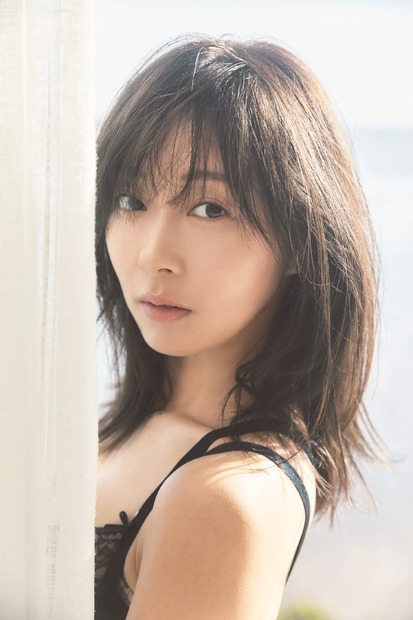 （C）三宮幹史（TRIVAL）　「渡辺美優紀フォトブック　だっぴ」　発売：角川春樹事務所