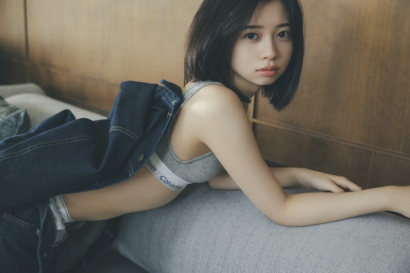 桜田ひよりの2nd写真集より先行カット（ 集英社・撮影／東 京祐）