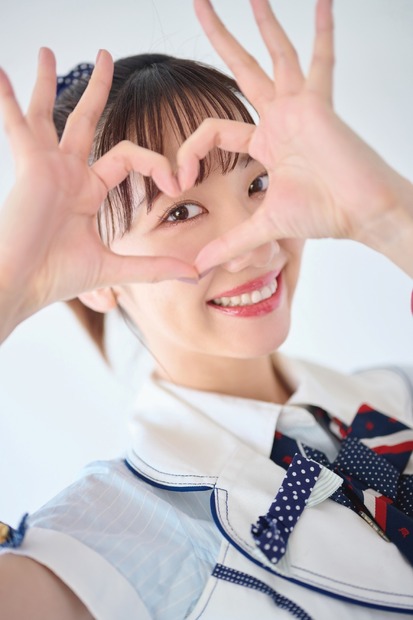 AKB48・柏木由紀、初スタイルブック先行カット第2弾！ナイトルーティンを解説する大人っぽい姿も