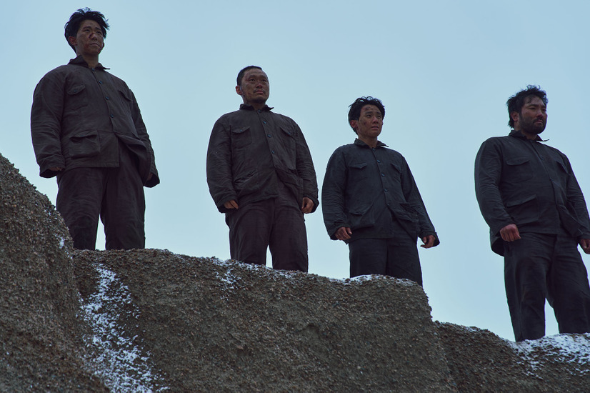 「最高人民戦士」になるため、無謀な行動を促される北朝鮮の選ばれし人たち。