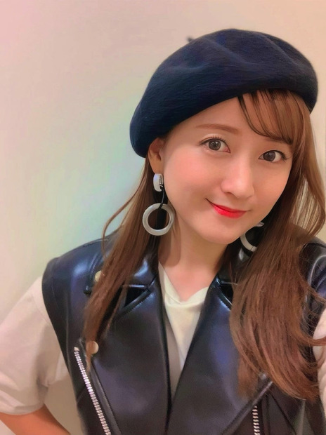 小松彩夏、甘辛MIXな秋コーディネートに反響「女でも惚れちゃう」