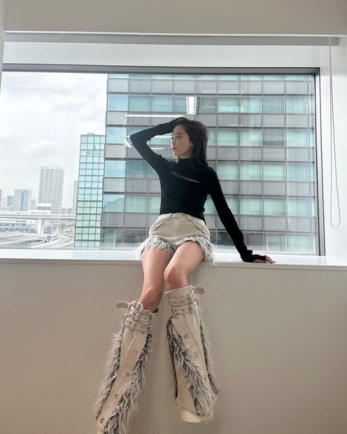 休井美郷（インスタグラムから＝所属事務所に掲載許可をいただいています）