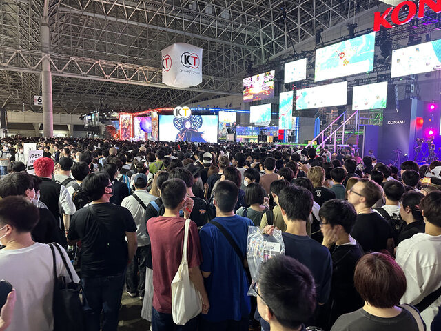 攻めの姿勢で撮影に応じるTGSのコンパニオンが輝いていた【フォトレポ】