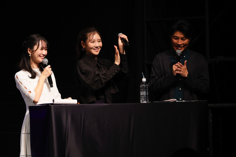 MCと西野未姫（C)OVERSE