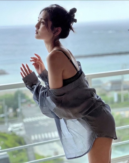 天野レナ（写真は本人の公式インスタグラムより）※所属事務所より掲載許諾をいただいています