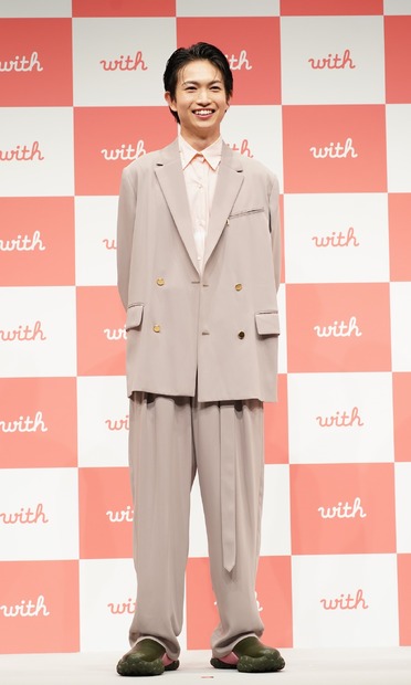 綱啓永【写真：竹内みちまろ】