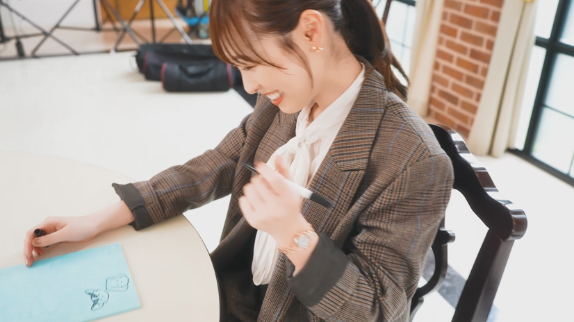 福原遥、ギターを弾いたりイラストを描いたり…飾らない素顔を公開