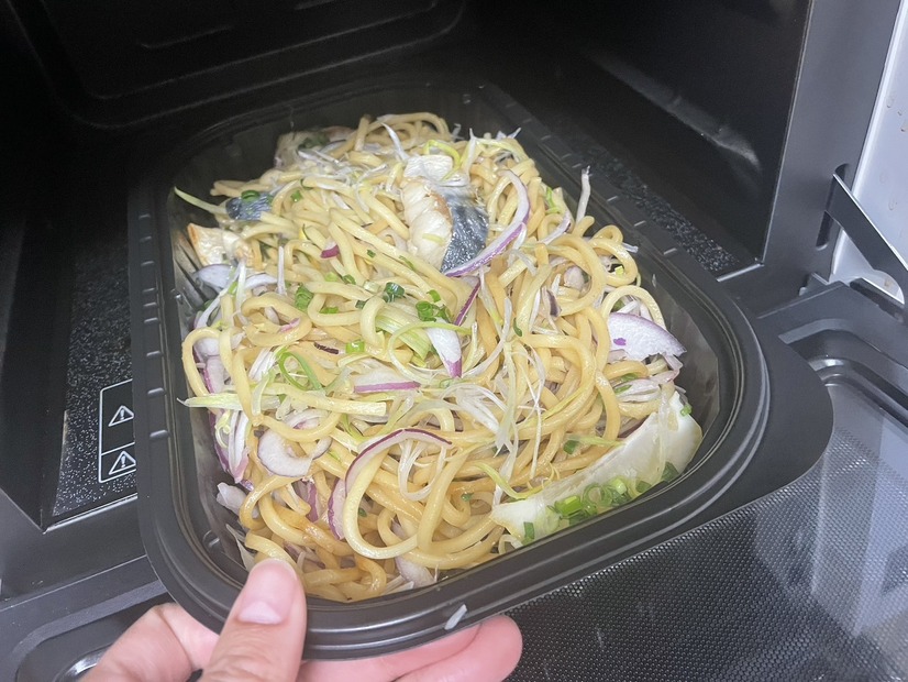 汁無しさばラーメン　撮影：渡邉