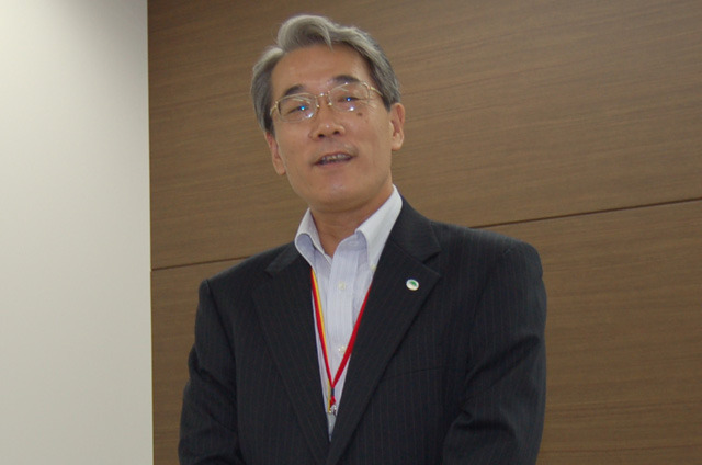 情報・通信グループ アウトソーシング事業部 事業部長の渡部芳邦氏