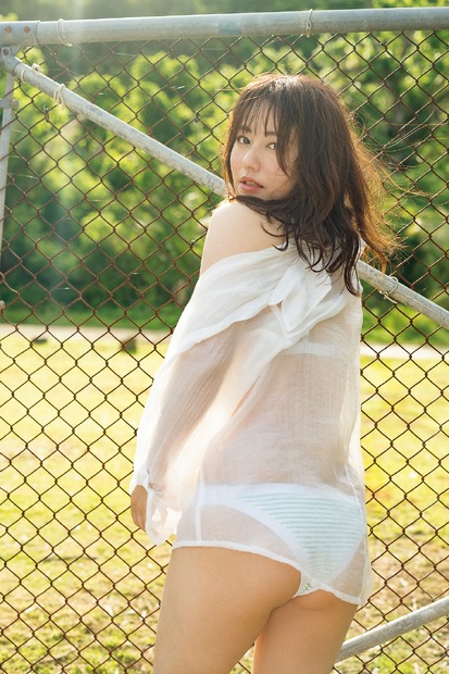写真集に掲載のないアザ―カット　(C)松田忠雄／講談社