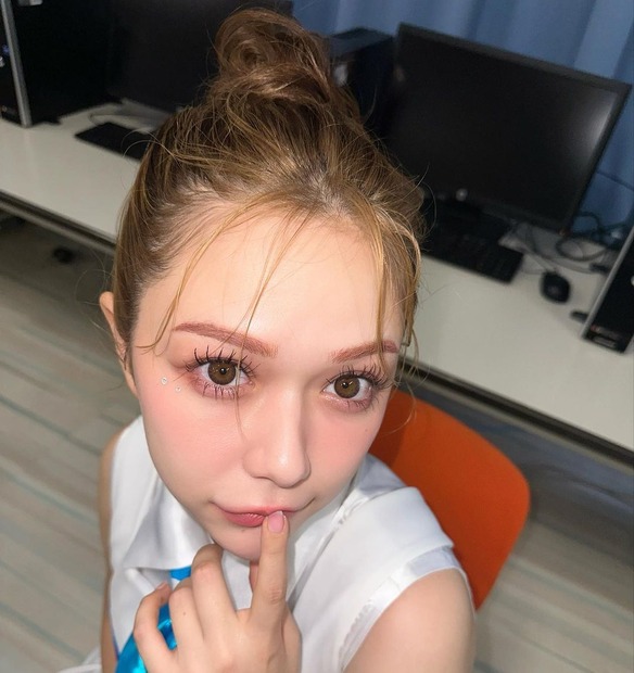 村重杏奈（写真は本人の公式インスタグラムより）※所属事務所より掲載許諾をいただいています