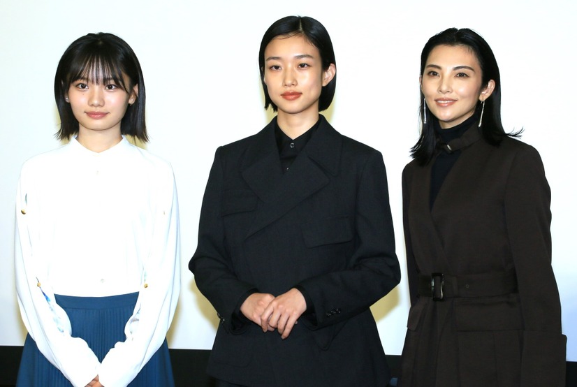 根本真陽、河合優実、田中麗奈【撮影：小宮山あきの】
