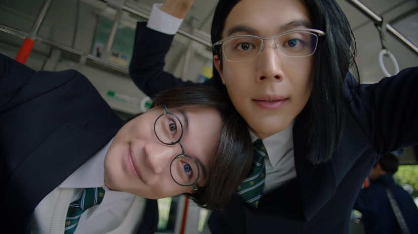 神木隆之介＆中川大志、松本穂香をワークアウトに誘うも......au“意識高すぎ！高杉くん”新CM