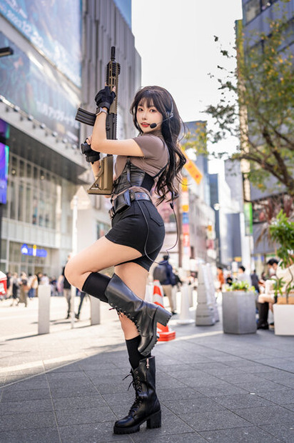 武装少女『Arena Breakout』／Momoko葵葵（X：@Leo_aoi）