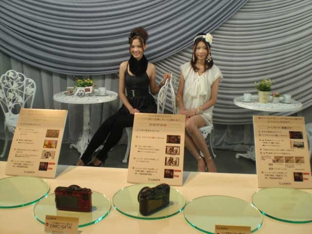会場内に展示された実機