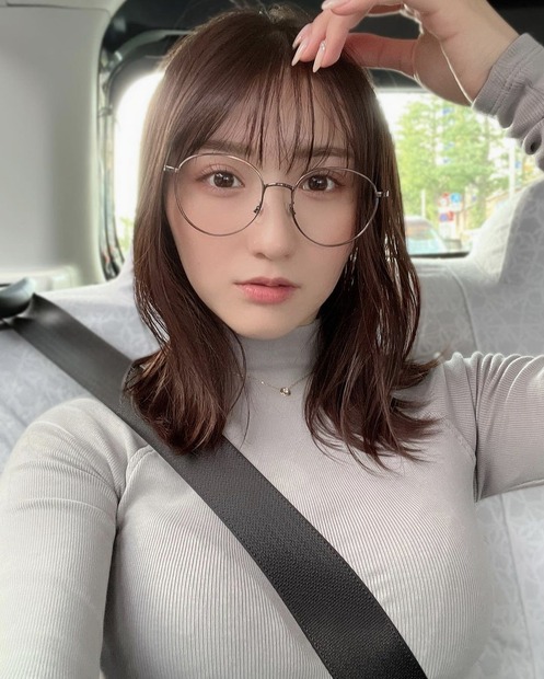 伊藤愛真（写真は本人の公式インスタグラムより）※所属事務所より掲載許諾をいただいています