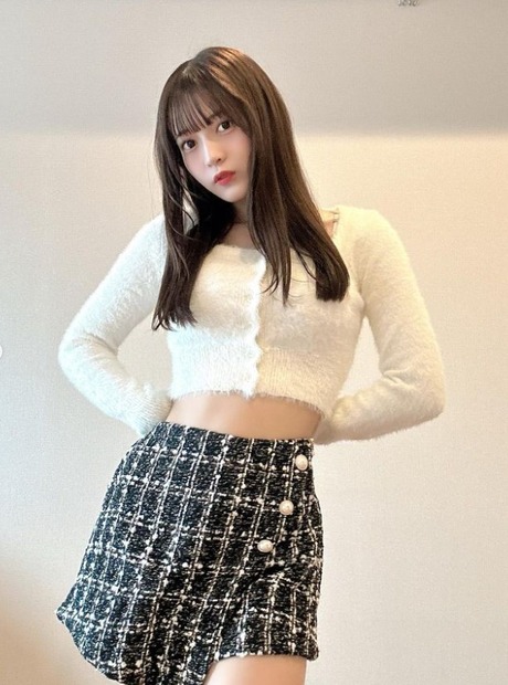 黒嵜菜々子（写真は本人のインスタグラムから）所属事務に掲載許可をもらってます